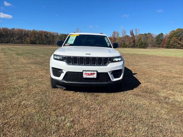 2024 Jeep Grand Cherokee Laredo 4x4 2024 Jeep Grand Cherokee Laredo 4x4