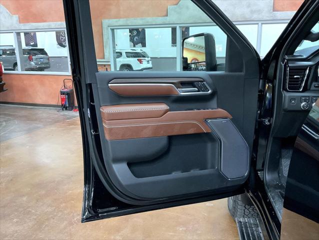 2026 GMC Sierra 2500HD Crew Cab, Standard Bed, Denali Ultimate, 4WD