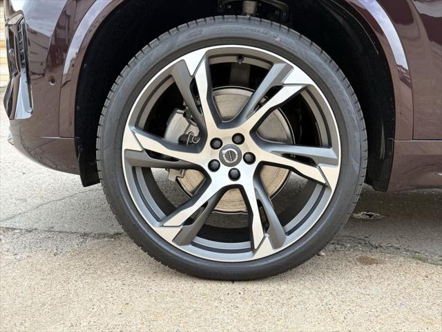 2026 Volvo XC90 Ultra Dark Theme, B6 AWD Gas (mild hybrid), Gasoline, 7 Seats