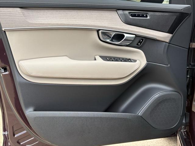 2026 Volvo XC90 Ultra Dark Theme, B6 AWD Gas (mild hybrid), Gasoline, 7 Seats