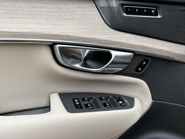 2026 Volvo XC90 Ultra Dark Theme, B6 AWD Gas (mild hybrid), Gasoline, 7 Seats