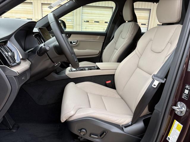 2026 Volvo XC90 Ultra Dark Theme, B6 AWD Gas (mild hybrid), Gasoline, 7 Seats