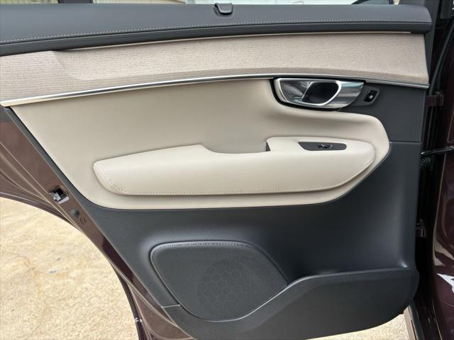 2026 Volvo XC90 Ultra Dark Theme, B6 AWD Gas (mild hybrid), Gasoline, 7 Seats