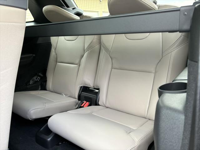 2026 Volvo XC90 Ultra Dark Theme, B6 AWD Gas (mild hybrid), Gasoline, 7 Seats