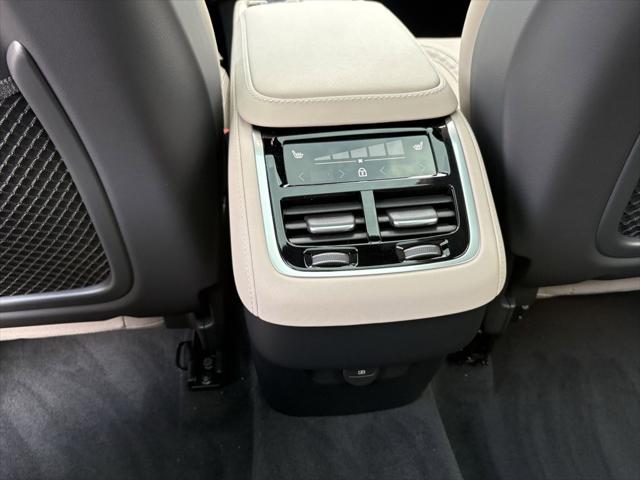 2026 Volvo XC90 Ultra Dark Theme, B6 AWD Gas (mild hybrid), Gasoline, 7 Seats