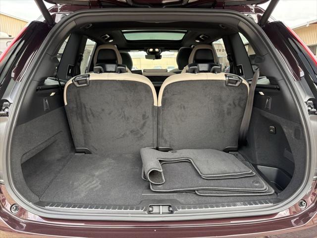 2026 Volvo XC90 Ultra Dark Theme, B6 AWD Gas (mild hybrid), Gasoline, 7 Seats