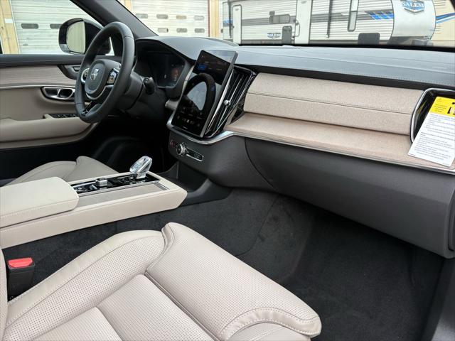 2026 Volvo XC90 Ultra Dark Theme, B6 AWD Gas (mild hybrid), Gasoline, 7 Seats