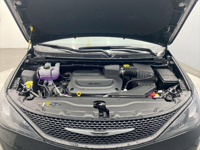 2026 Chrysler Voyager LX