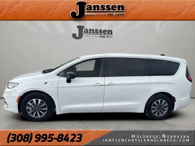 2024 Chrysler Pacifica Hybrid Select for sale in Holdrege, NE