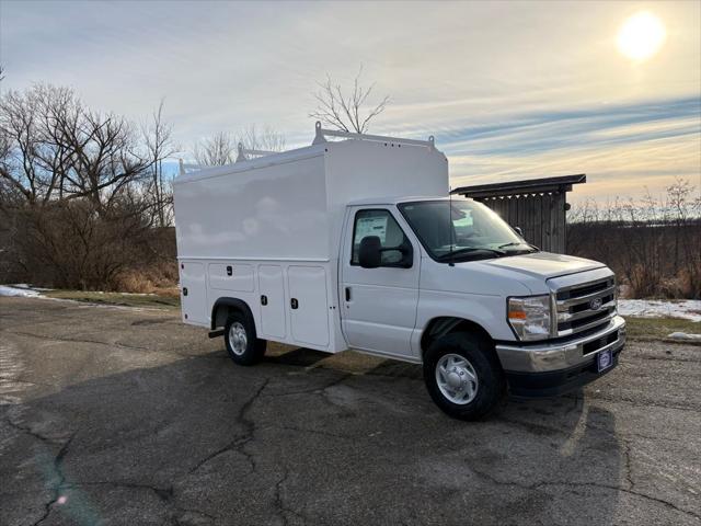 2026 Ford E-350 Cutaway Base
