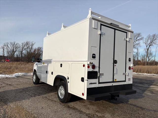 2026 Ford E-350 Cutaway Base