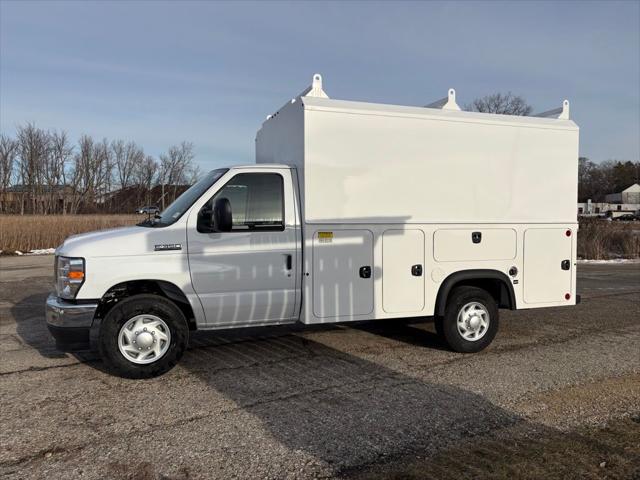 2026 Ford E-350 Cutaway Base