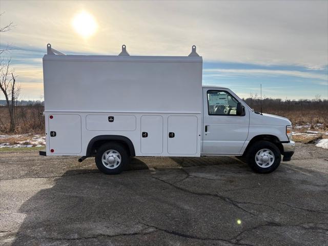 2026 Ford E-350 Cutaway Base