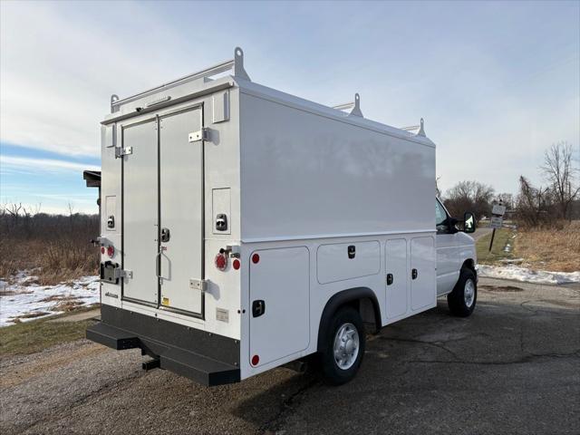 2026 Ford E-350 Cutaway Base