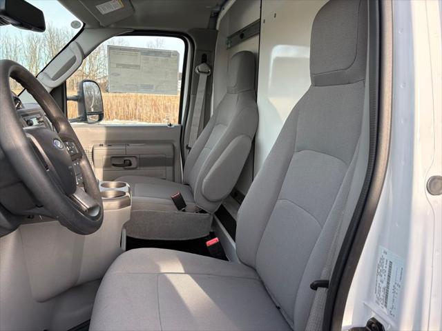 2026 Ford E-350 Cutaway Base