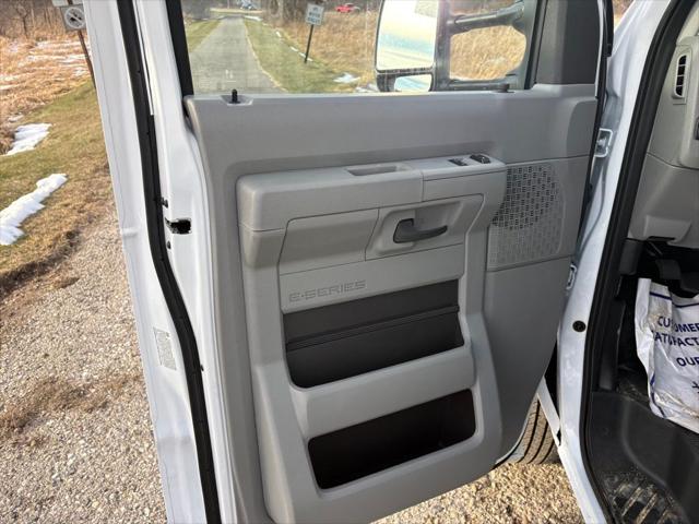2026 Ford E-350 Cutaway Base