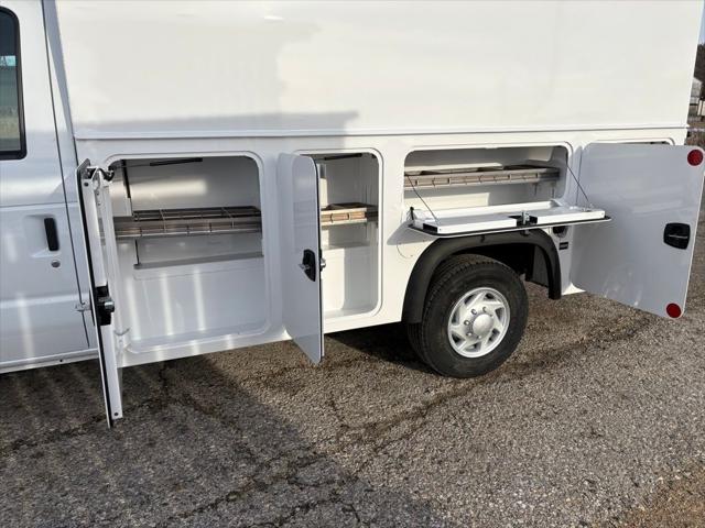 2026 Ford E-350 Cutaway Base