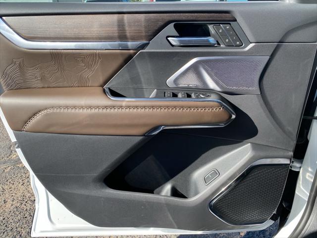 2026 GMC Acadia Denali Ultimate FWD