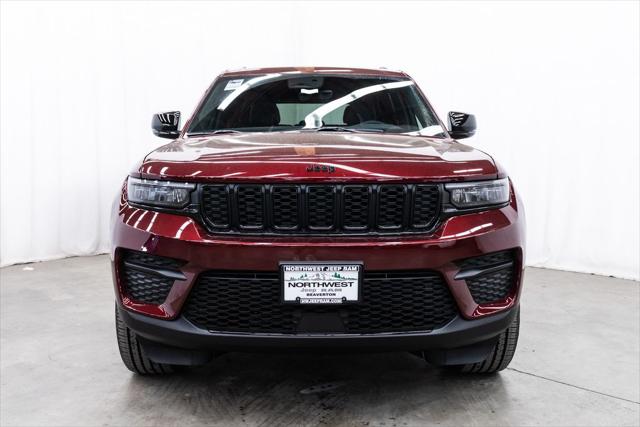 2025 Jeep Grand Cherokee Laredo 4x4