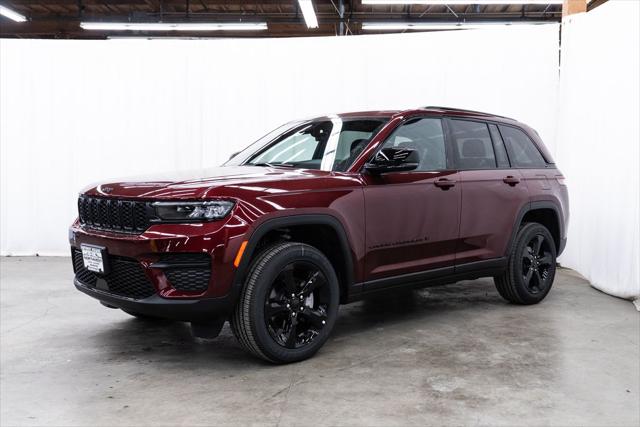 2025 Jeep Grand Cherokee Laredo 4x4