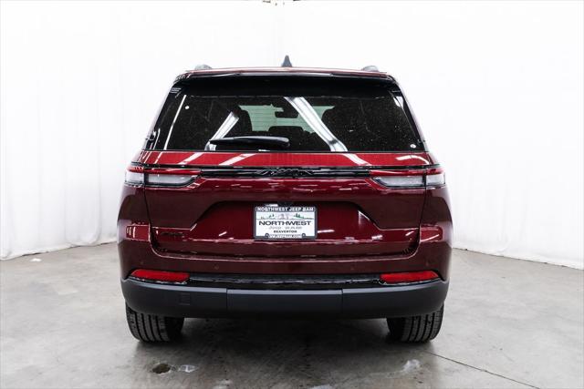 2025 Jeep Grand Cherokee Laredo 4x4
