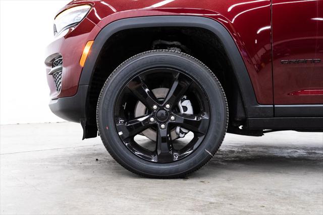 2025 Jeep Grand Cherokee Laredo 4x4