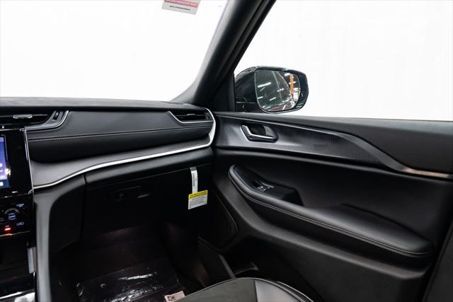 2025 Jeep Grand Cherokee Laredo 4x4