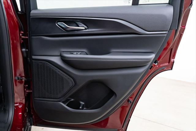 2025 Jeep Grand Cherokee Laredo 4x4