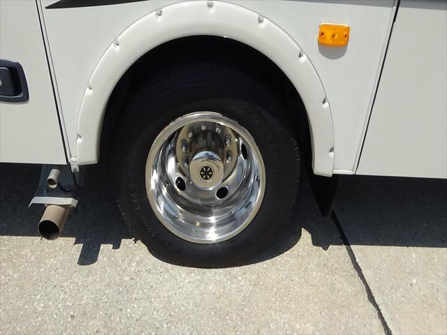 2016 Ford F-53 Base