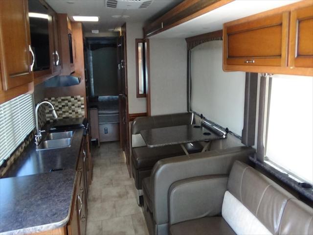 2016 Ford F-53 Base