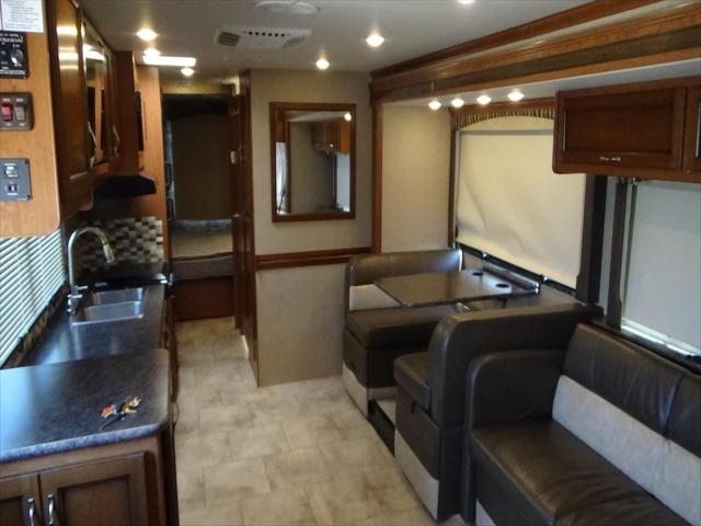 2016 Ford F-53 Base
