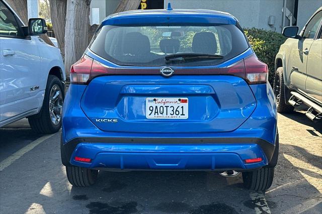 2022 Nissan Kicks S Xtronic CVT