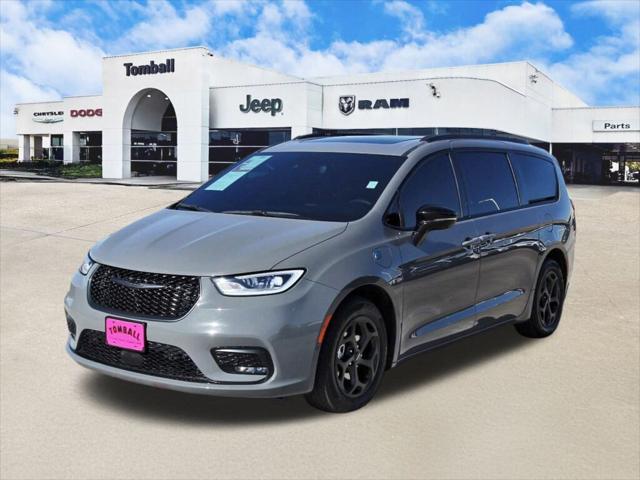 2024 Chrysler Pacifica Hybrid Premium S Appearance Pkg