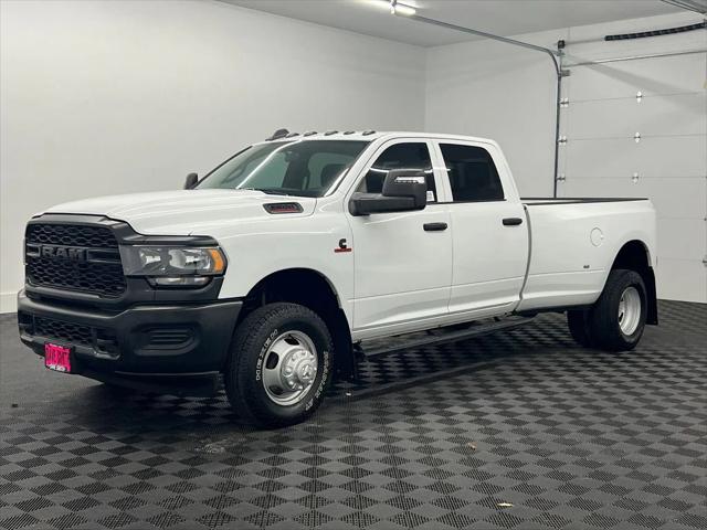 2024 RAM 3500 Tradesman Crew Cab 4x4 8 Box