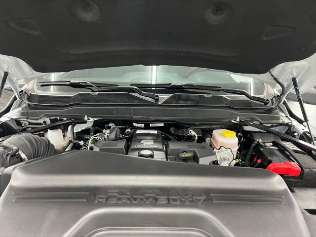 2024 Ram 3500 Tradesman Crew Cab 4x4 8' Box