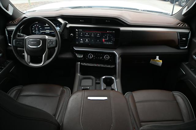 2025 GMC Sierra 2500HD 4WD Crew Cab Standard Bed Denali