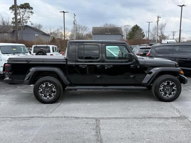 2026 Jeep Gladiator GLADIATOR SAHARA 4X4