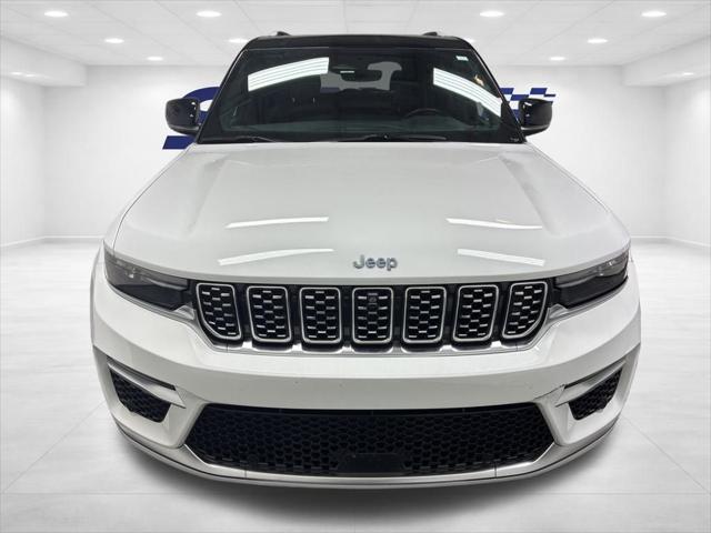 2022 Jeep Grand Cherokee 4xe Summit 4x4 2022 Jeep Grand Cherokee 4xe Summit 4x4