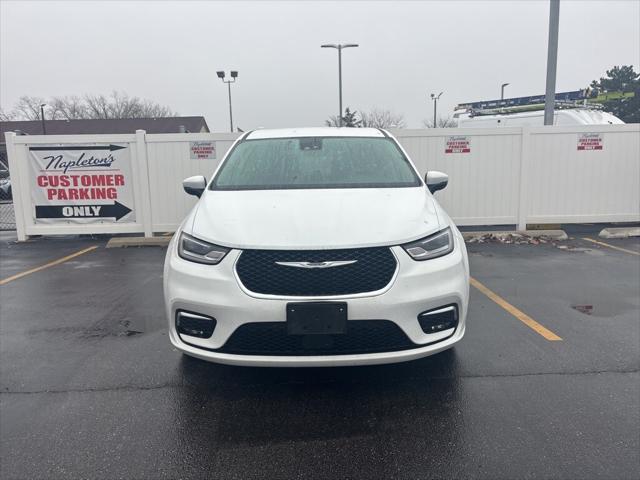 2023 Chrysler Pacifica Hybrid Touring L