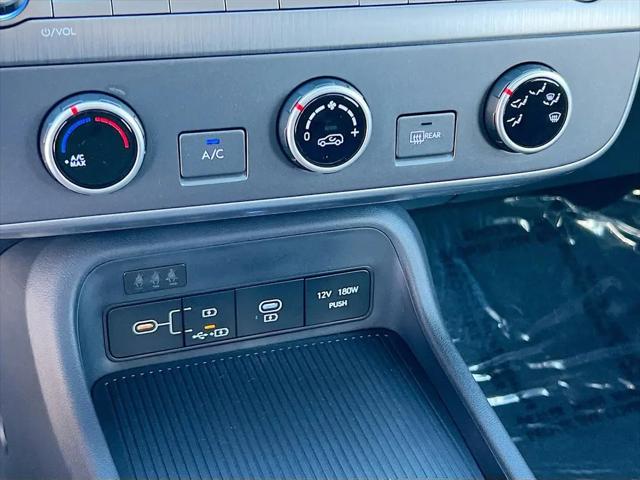 2026 Hyundai Kona SE
