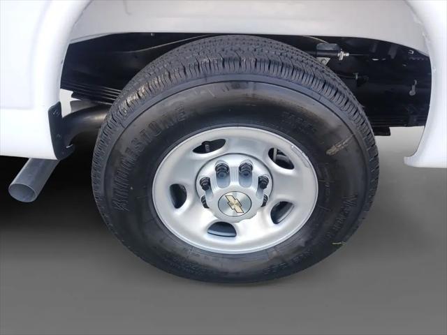 2025 Chevrolet Express Cargo Van RWD 3500 Extended Wheelbase WT