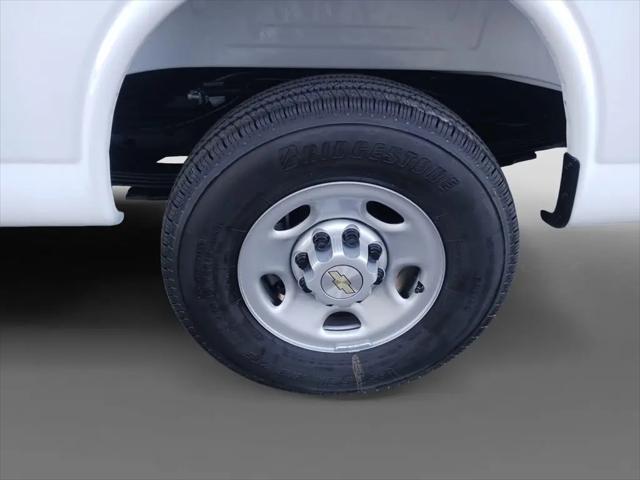 2025 Chevrolet Express Cargo Van RWD 3500 Extended Wheelbase WT
