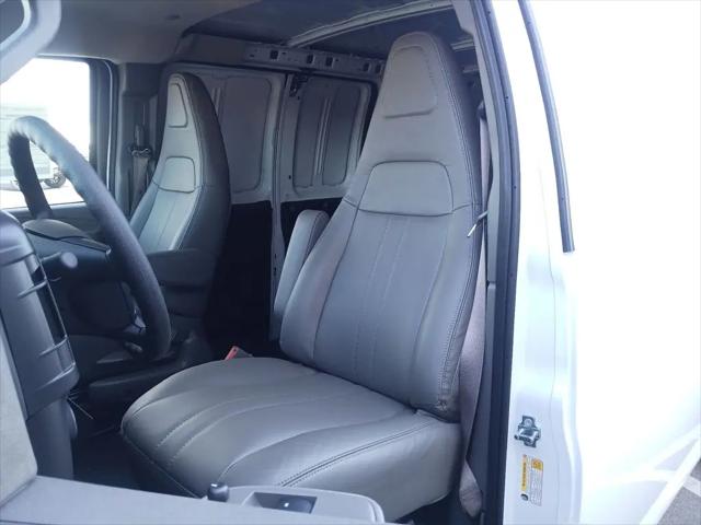 2025 Chevrolet Express Cargo Van RWD 3500 Extended Wheelbase WT