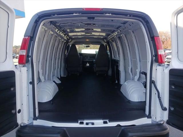 2025 Chevrolet Express Cargo Van RWD 3500 Extended Wheelbase WT