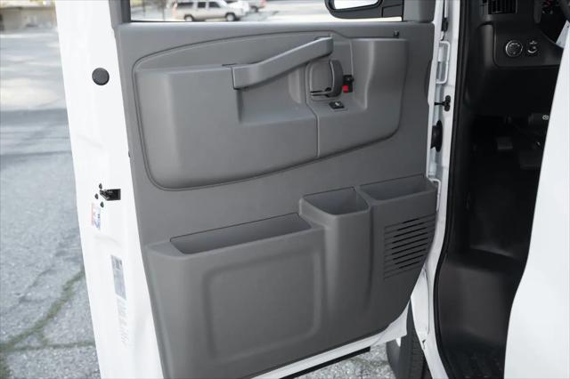 2025 GMC Savana Cargo RWD 2500 Extended Wheelbase Work Van