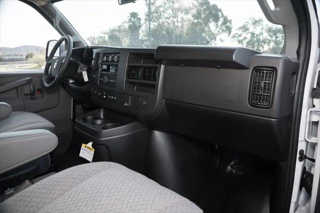 2025 GMC Savana Cargo RWD 2500 Extended Wheelbase Work Van