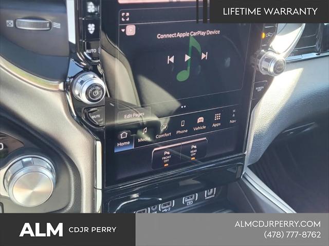 2026 Ram 1500 Laramie Crew Cab 4x4 5'7" Box