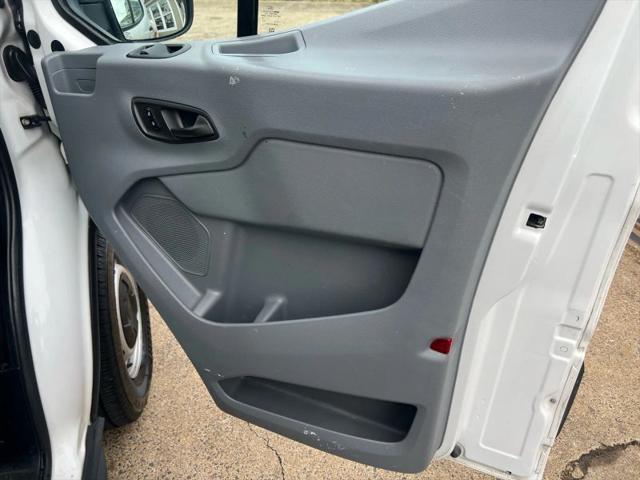 2017 Ford Transit w/60/40 Side Door w/RWB
