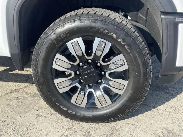 2026 GMC Sierra 2500HD Crew Cab, Standard Bed, Denali, 4WD