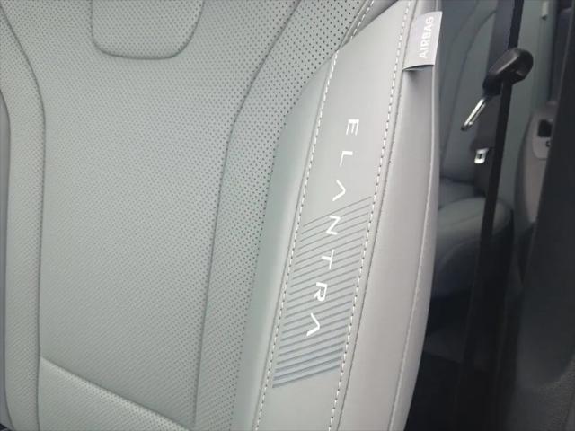 2025 Hyundai Elantra Hybrid Limited